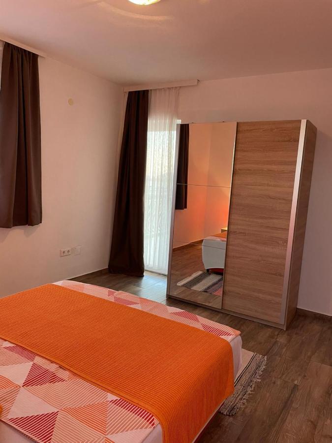 Apartmani Mateja Каштела Екстер'єр фото