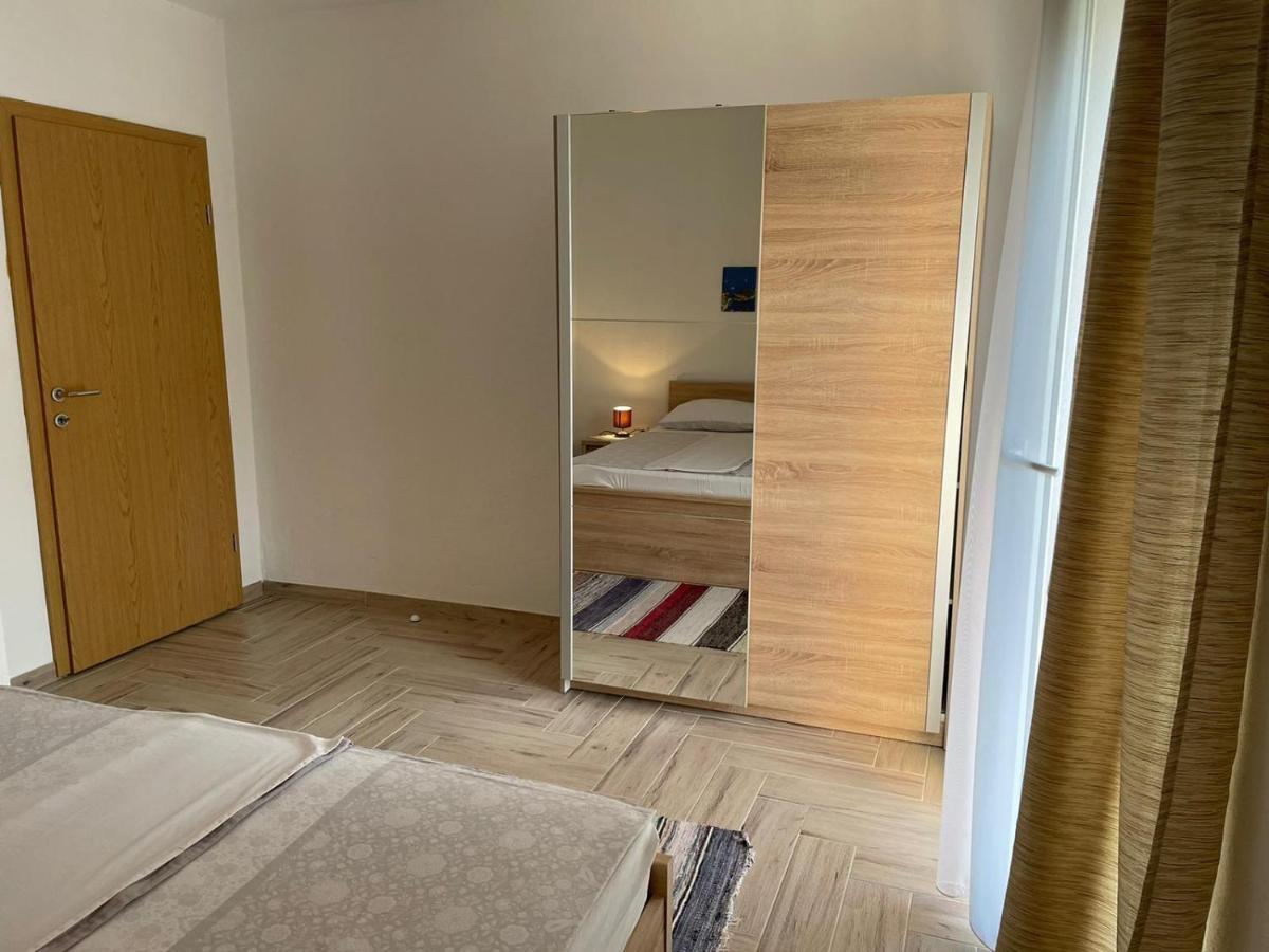 Apartmani Mateja Каштела Екстер'єр фото