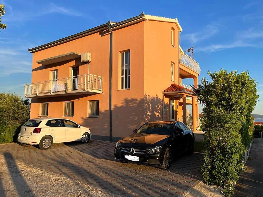 Apartmani Mateja Каштела Екстер'єр фото